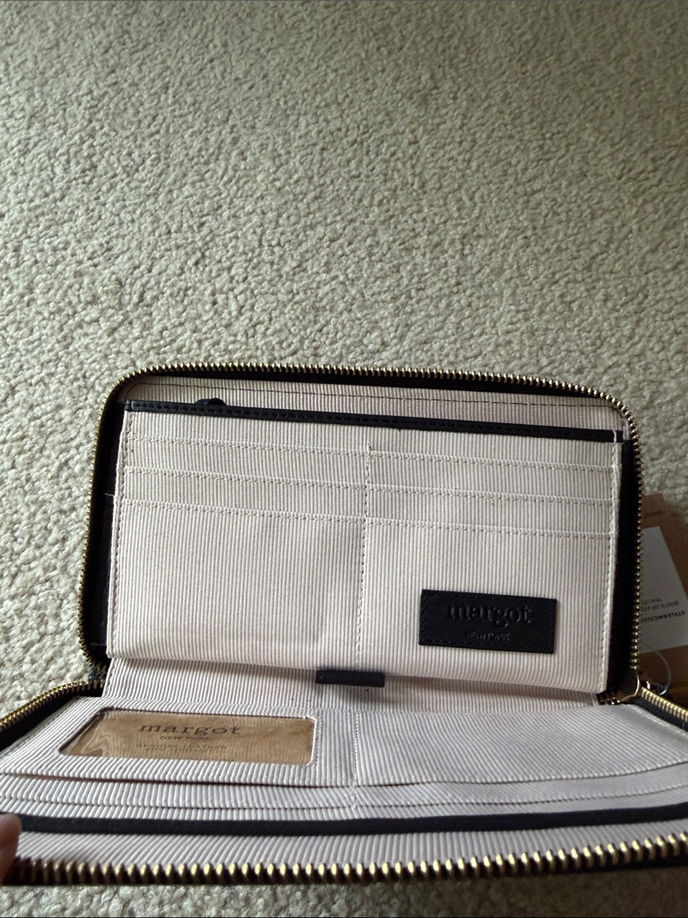 NWT, unisex Margot black leather zip wrist wallet - Picture 7 of 13